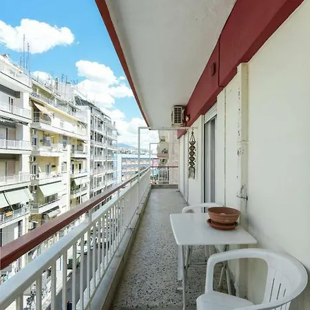 Cozy And Bright In The Heart Of The Thessaloniki
